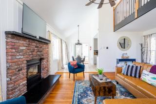 Cozy 3BD 2Minutes from Beach - East Stroudsburg - 1