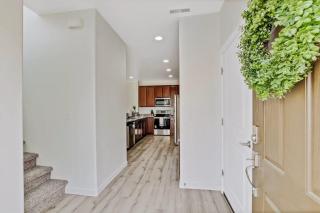 Charming Centrally Located Treasure Valley Custom - 6