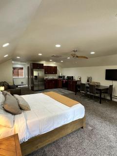 Cozy Private McCall Downtown Remodeled Studio - McCall - 2