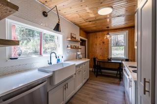 Rustic Mountain Retreat Pet Friendly - McCall - 3