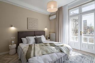Elegant 3BR Retreat - Steps away Cismigiu Gardens - Bucharest - 3