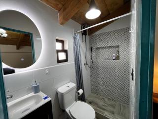 Antigua Central Casa or Loft King Beds Volcano View - Buen Rollo Escapes - Antigua Guatemala - 1