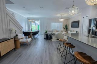 Brand New 5 Bedrooms4 Baths At Storey Lake - 8