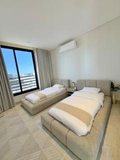 2 Bedrooms Luxury W Balcony near the sea - Dammam - 2
