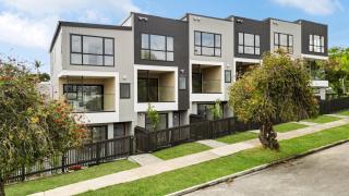 Beauty in Bayswater - New Build Luxury - Auckland - 0