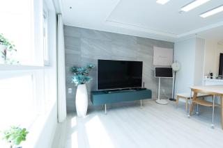 New Apt 34py 3min to Haeundae Beach LG StanbyMe & Styler Netflix & Sky Capsule - Busan - 3