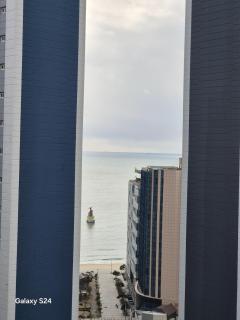 New Apt 34py 3min to Haeundae Beach LG StanbyMe & Styler Netflix & Sky Capsule - Busan - 1