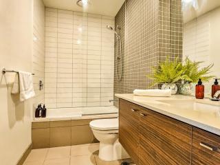 Spacious 2BR Apt with Balcony, Parking & Study Desk! - 2