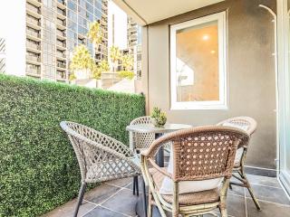 Spacious 2BR Apt with Balcony, Parking & Study Desk! - 8