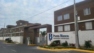 Casa en Urbanización Privada Con Vista al mar - Manta - 4