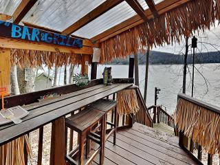 A Lakefront Paradise - 8