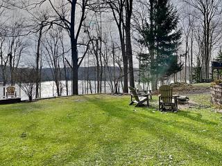 A Lakefront Paradise - McHenry - 6