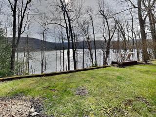 A Lakefront Paradise - 4