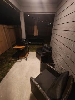 Beautiful Modern Home - Spring - 6