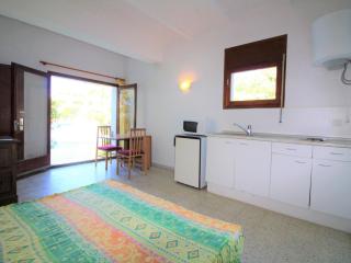 1020 BONIFACI I Bajo Izq, SOLO OIRÁ LAS OLAS DEL MAR. SITUACIÓN ÚNICA, ZONA MUY TRANQUILA EDIFICIO PEQUEÑO CERCA PLAYA Y ROCAS. PARKING PRIVADO EXTERIOR. - ES-258-149 - Roses - 7