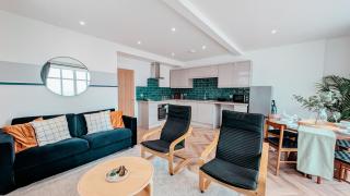Central Apartment- Stunning Sea Views- 100m to Beach- Brand New for 2025- Sleeps 6 - Newquay - 8