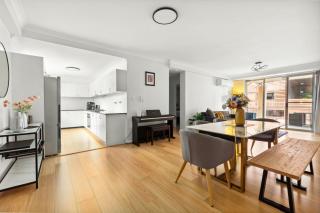 Spacious 2-Bed Apartment Near Parramatta CBD - Sydney - 8