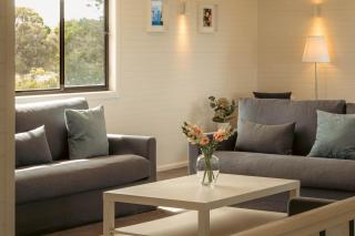 Nine Mile Beach House - Swansea - 3
