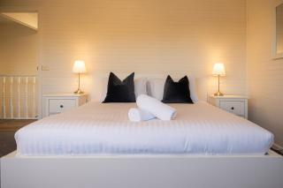 Nine Mile Beach House - Swansea - 1