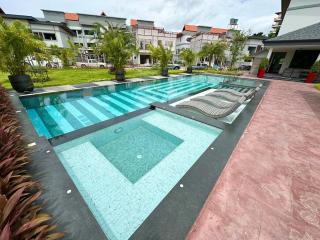 Super Luxury 3 Bedroom Private Pool Villa with Jacuzzi, Near 711, 10 minutes to Walking Street and Pattaya Beach - MT8 - Centro di Pattaya - 4