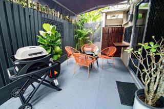 Tropical Delight - 2BR Unit, Private Outdoor, Pool - Cairns North - 8