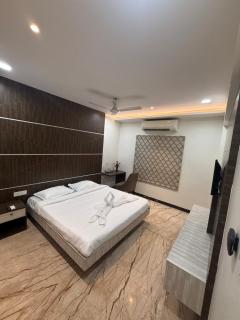 N4B Premium stay - Chennai - 5