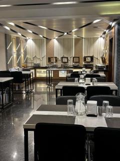 ROYAL ACE LUXUR - Bangalore - 7