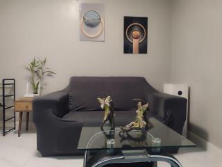 Room with Balcony and free pool usage - Manila - 0