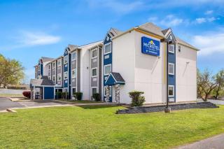 Microtel Inn & Suites by Wyndham Tulsa - Catoosa Route 66 - Tulsa - 8