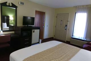 Travelodge by Wyndham Knoxville East - Knoxville - 7