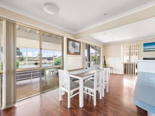 Canal viewPrivate JettyFamily-Pet Friendly - 1