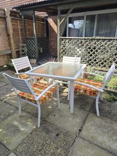 Chelsea House-Huku Kwetu Dunstable-3 Bedroom House - Houghton Regis - 2