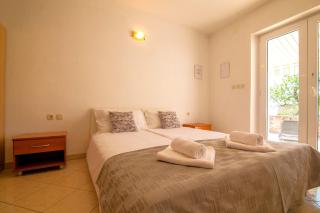 Dubas Studio Apartment - 1