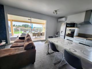 En Ardèche, gîte L'Odalys climatisé avec sa piscine privée et chauffée - Joyeuse - 5