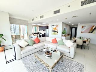 REFURBISHED 2BHK - Panoramic Sea & Beach View Stay-Sleeps 6 - 9