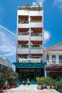 Saluton House - 1