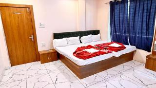 UJN LUXURY Hotel W-Star ujjain, Near Mahakaleshwar Jyotirlinga Temple & Railway station, Air Conditioned rooms,wifi And Parking Available ,BEST HOTEL IN UJJAIN - Ujjain - 7