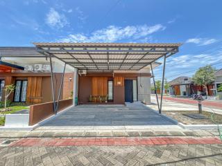 Banguntapan Permai B7 Homestay Jogja - Gondowulung - 0