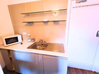 R15 Deluxe Ensuite, Kitchenette - 7