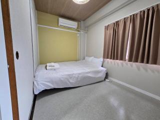 Newly opened Hotel Baika Family friendly Free parking 10 minutes to USJ 2room - Osaka - 4