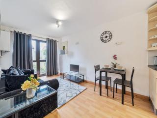 Cosy 1Bed Weybridge Ideal for 2 Pass the Keys - 6