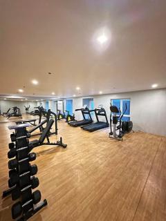 Netflix and Chill & Pool access with overlooking QC - Manila - 7