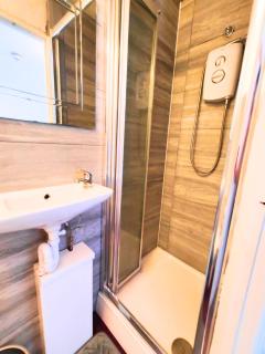 R15 Deluxe Ensuite, Kitchenette - 4