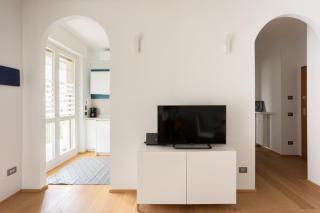 Suite 51 Appartamento con terrazzo a 50 mt dal lago - Private Parking - Arona - 2