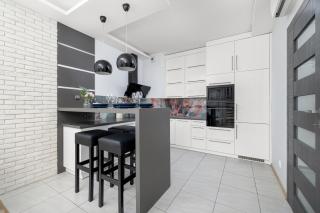 Nowoczesny & Klimatyzowany Apartament z Parkingiem by Noclegi Renters - Krakow - 1