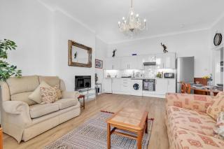 Promenade Pad Seaviews By My Getaways - Worthing - 9