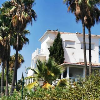 Stunning and luxury Villa in Marbella-Atalaya - 250m to GC Atalaya, 2x 18 holes and very close to the beach of San Pedro de Alcántara and Puerto Banus or Puente Romano - Estepona - 2
