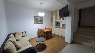 Tirent Apartment-Cozy 2-Bedroom Stay in Don Bosko - Tirana - 5