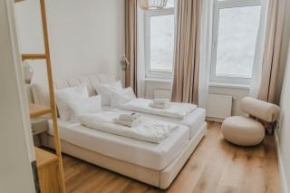 STAYLIGHT Exklusive Jugendstil-Residenz im Philosophenviertel - privater Parkplatz - Balkon - 2