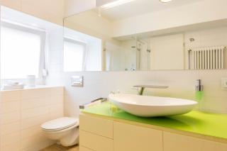 Charming Garden Apartment - 6